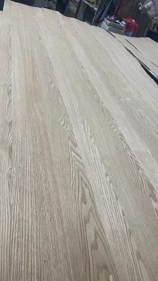 Doğal dilimlenmiş Amerikan Kırmızı Meşe Tacı Kesimi Eşleşen Finer Yaprak